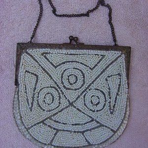 VINTAGE WHITE BEADED EVENING PURSE WITH SNAP TOP